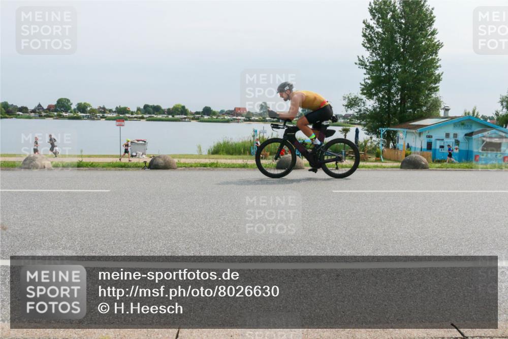 15.06.2025 - 27. Vierlanden-Triathlon H.Heesch http://msf.ph/oto/8026630 15.06.2025 11:18:54 Radfahren 745, 754, 832, 863 meine-sportfotos.de