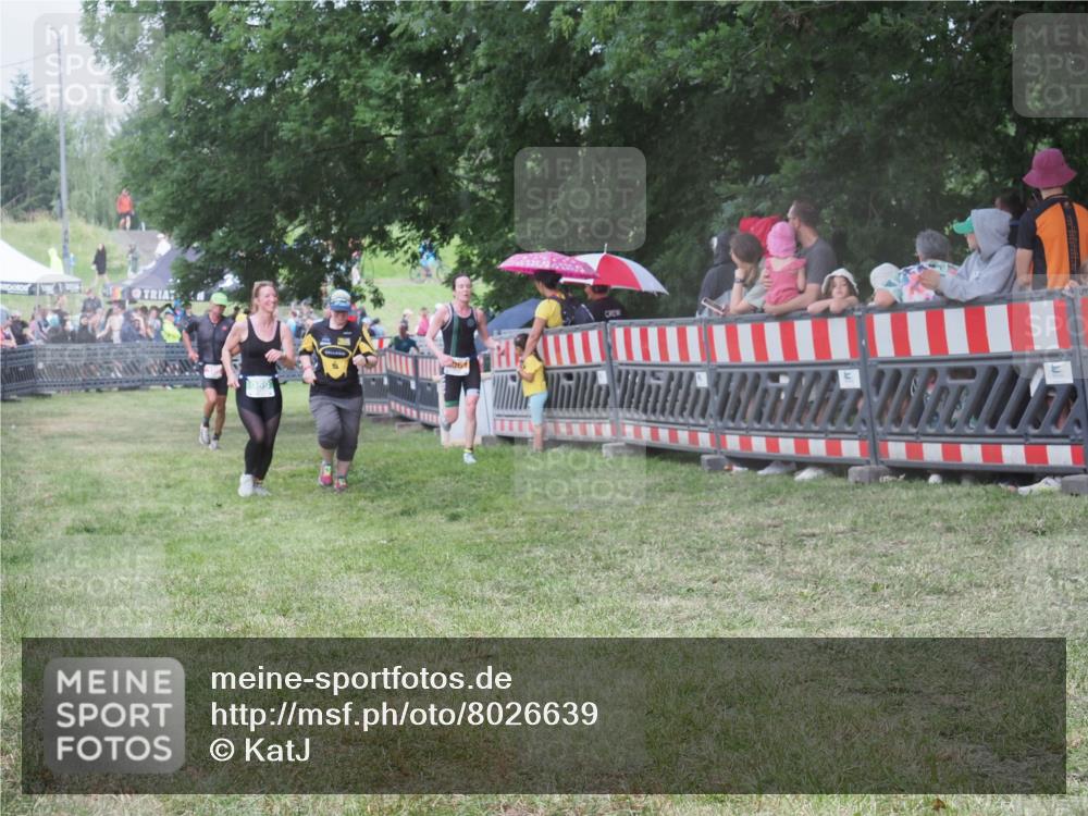 21.06.2025 - 27. Vierlanden-Triathlon KatJ http://msf.ph/oto/8026639 15.06.2025 13:29:43 Ziel 109, 1061, 1069, 1070, 1071 meine-sportfotos.de