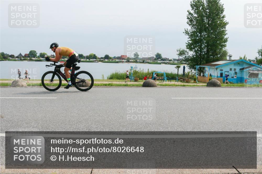 15.06.2025 - 27. Vierlanden-Triathlon H.Heesch http://msf.ph/oto/8026648 15.06.2025 11:18:54 Radfahren 745, 754, 832, 863 meine-sportfotos.de