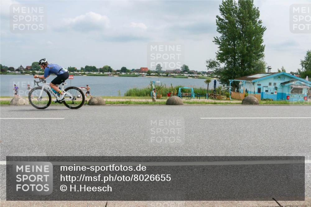 21.06.2025 - 27. Vierlanden-Triathlon H.Heesch http://msf.ph/oto/8026655 15.06.2025 12:14:31 Radfahren 668, 935 meine-sportfotos.de
