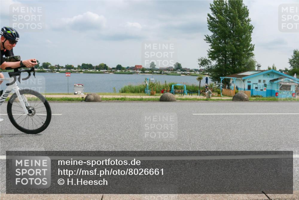21.06.2025 - 27. Vierlanden-Triathlon H.Heesch http://msf.ph/oto/8026661 15.06.2025 12:14:36 Radfahren 668, 935 meine-sportfotos.de