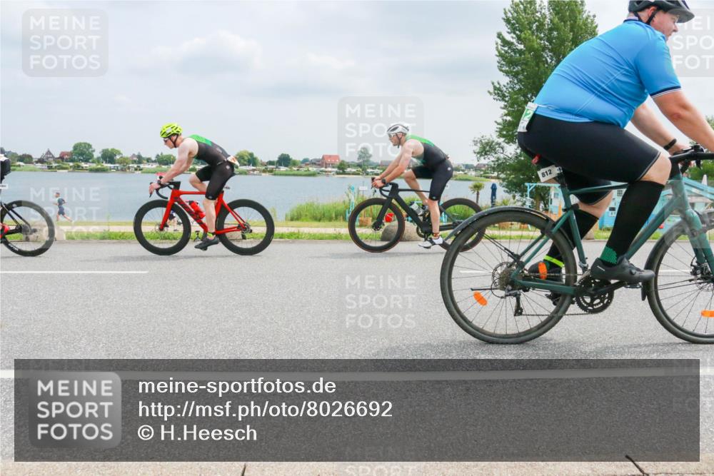 21.06.2025 - 27. Vierlanden-Triathlon H.Heesch http://msf.ph/oto/8026692 15.06.2025 12:14:53 Radfahren 812, 1039, 1040, 1042, 1043 meine-sportfotos.de