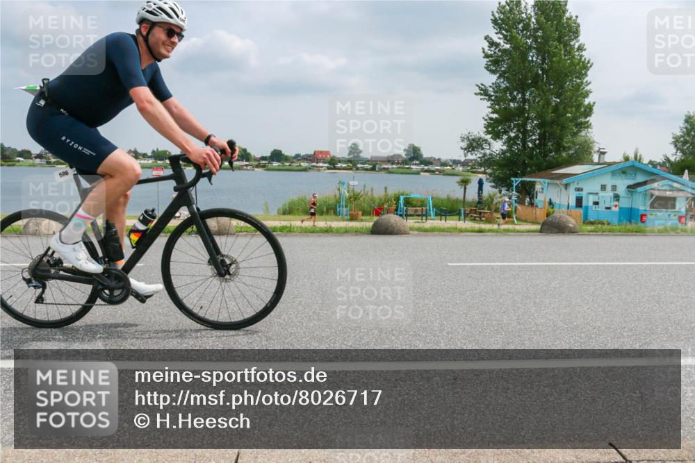 21.06.2025 - 27. Vierlanden-Triathlon H.Heesch http://msf.ph/oto/8026717 15.06.2025 12:14:59 Radfahren 207, 686, 1039, 1040, 1042, 1043 meine-sportfotos.de