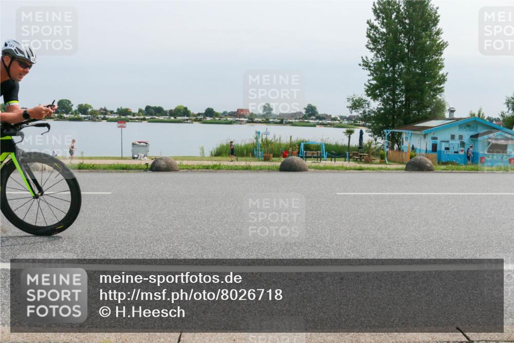 15.06.2025 - 27. Vierlanden-Triathlon H.Heesch http://msf.ph/oto/8026718 15.06.2025 11:19:19 Radfahren 151, 188, 783 meine-sportfotos.de