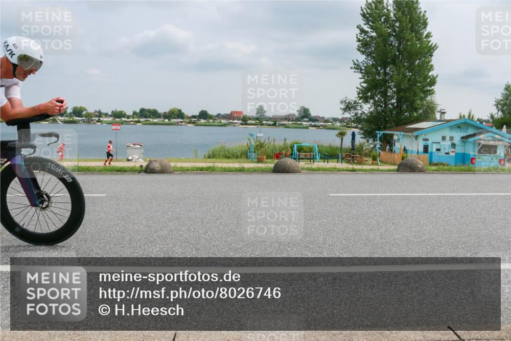 21.06.2025 - 27. Vierlanden-Triathlon H.Heesch http://msf.ph/oto/8026746 15.06.2025 12:15:17 Radfahren 702, 831, 910 meine-sportfotos.de