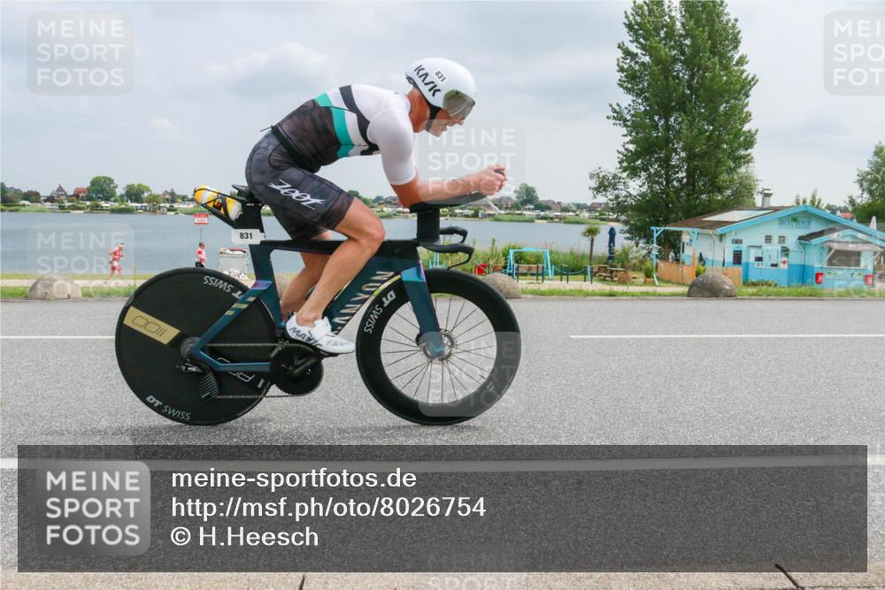 21.06.2025 - 27. Vierlanden-Triathlon H.Heesch http://msf.ph/oto/8026754 15.06.2025 12:15:17 Radfahren 702, 831, 910 meine-sportfotos.de