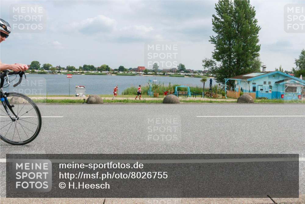 21.06.2025 - 27. Vierlanden-Triathlon H.Heesch http://msf.ph/oto/8026755 15.06.2025 12:15:20 Radfahren 643, 702, 831 meine-sportfotos.de