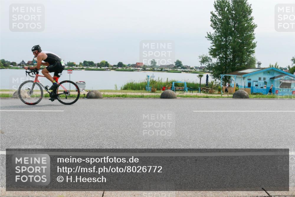 15.06.2025 - 27. Vierlanden-Triathlon H.Heesch http://msf.ph/oto/8026772 15.06.2025 11:19:28 Radfahren 172, 784, 786 meine-sportfotos.de