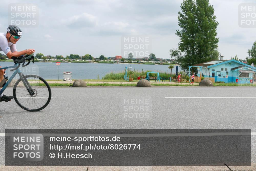 21.06.2025 - 27. Vierlanden-Triathlon H.Heesch http://msf.ph/oto/8026774 15.06.2025 12:15:24 Radfahren 643, 688, 924 meine-sportfotos.de