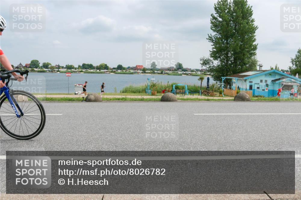21.06.2025 - 27. Vierlanden-Triathlon H.Heesch http://msf.ph/oto/8026782 15.06.2025 12:15:27 Radfahren 643, 688, 746, 924, 1044, 1045, 1046, 1047, 1048 meine-sportfotos.de