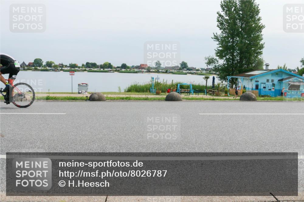 15.06.2025 - 27. Vierlanden-Triathlon H.Heesch http://msf.ph/oto/8026787 15.06.2025 11:19:29 Radfahren 172, 784, 786 meine-sportfotos.de