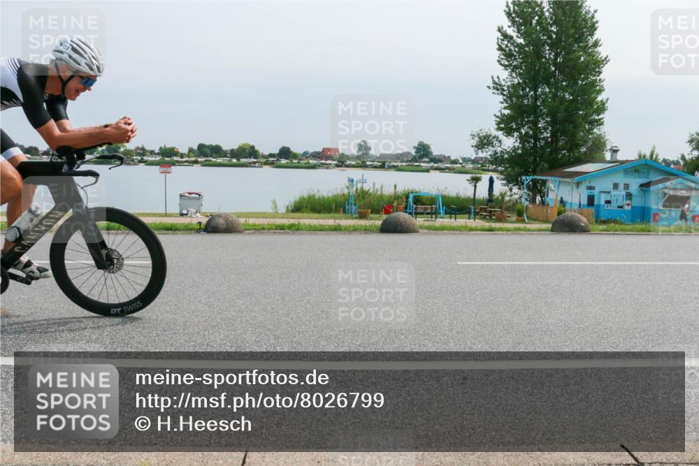 15.06.2025 - 27. Vierlanden-Triathlon H.Heesch http://msf.ph/oto/8026799 15.06.2025 11:19:31 Radfahren 172, 786 meine-sportfotos.de