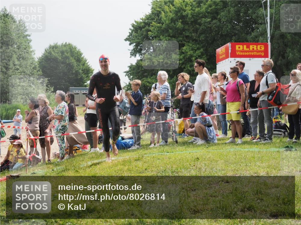 15.06.2025 - 27. Vierlanden-Triathlon KatJ http://msf.ph/oto/8026814 15.06.2025 11:00:28 Schwimmen 646, 657, 662, 694, 714, 731 meine-sportfotos.de
