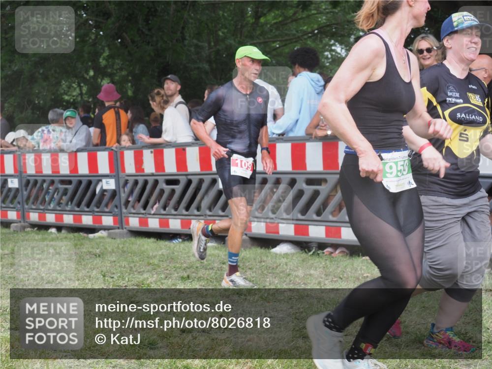 21.06.2025 - 27. Vierlanden-Triathlon KatJ http://msf.ph/oto/8026818 15.06.2025 13:29:49 Ziel 109 meine-sportfotos.de
