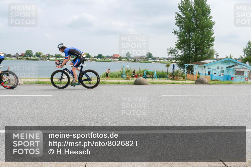 21.06.2025 - 27. Vierlanden-Triathlon H.Heesch http://msf.ph/oto/8026821 15.06.2025 12:15:28 Radfahren 688, 746, 924, 1044, 1045, 1046, 1047, 1048 meine-sportfotos.de