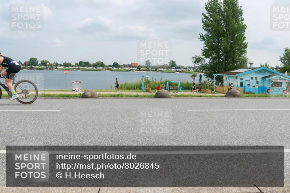 21.06.2025 - 27. Vierlanden-Triathlon H.Heesch http://msf.ph/oto/8026845 15.06.2025 12:15:41 Radfahren 1400 meine-sportfotos.de