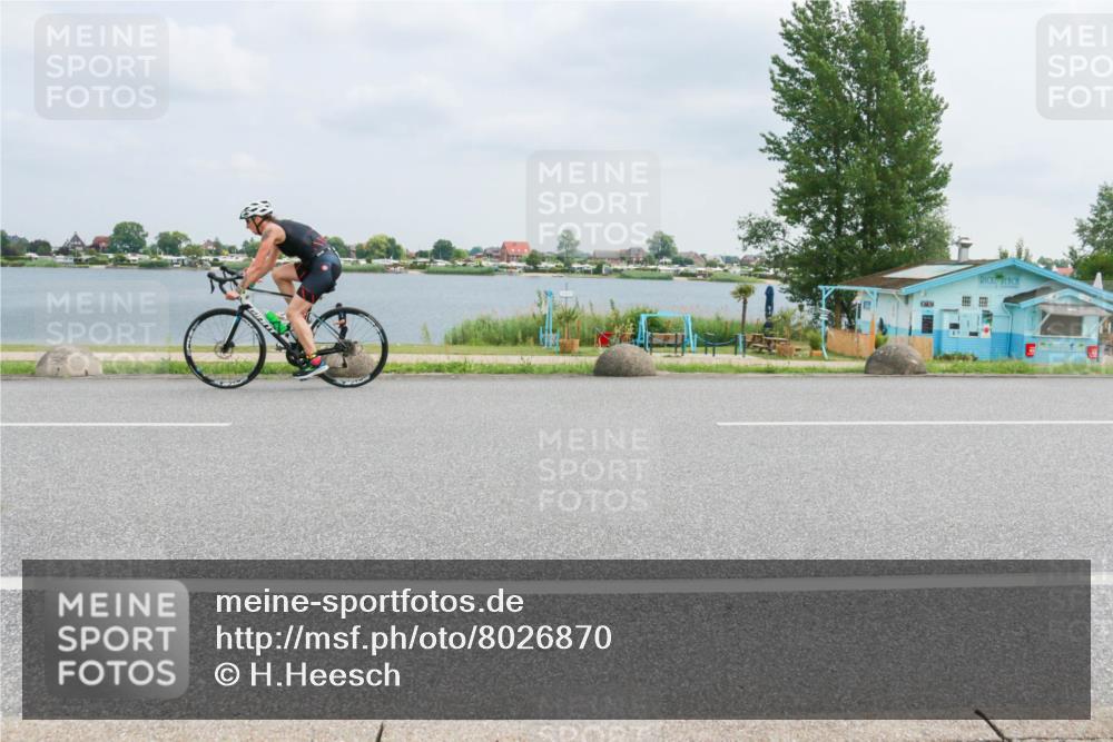 21.06.2025 - 27. Vierlanden-Triathlon H.Heesch http://msf.ph/oto/8026870 15.06.2025 12:16:30 Radfahren 895, 926 meine-sportfotos.de
