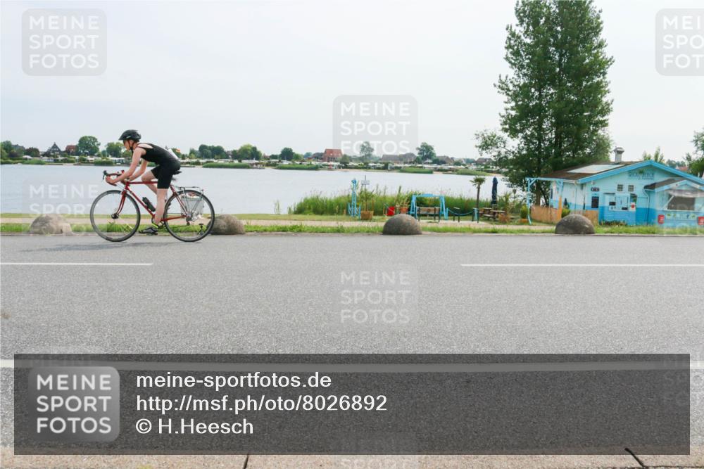 15.06.2025 - 27. Vierlanden-Triathlon H.Heesch http://msf.ph/oto/8026892 15.06.2025 10:27:47 Radfahren 49, 75, 100, 505, 529, 552 meine-sportfotos.de