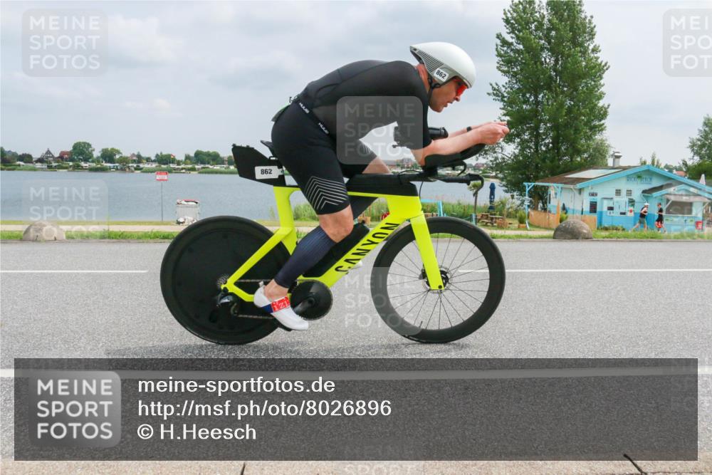 21.06.2025 - 27. Vierlanden-Triathlon H.Heesch http://msf.ph/oto/8026896 15.06.2025 12:16:47 Radfahren 808, 838, 862, 918 meine-sportfotos.de