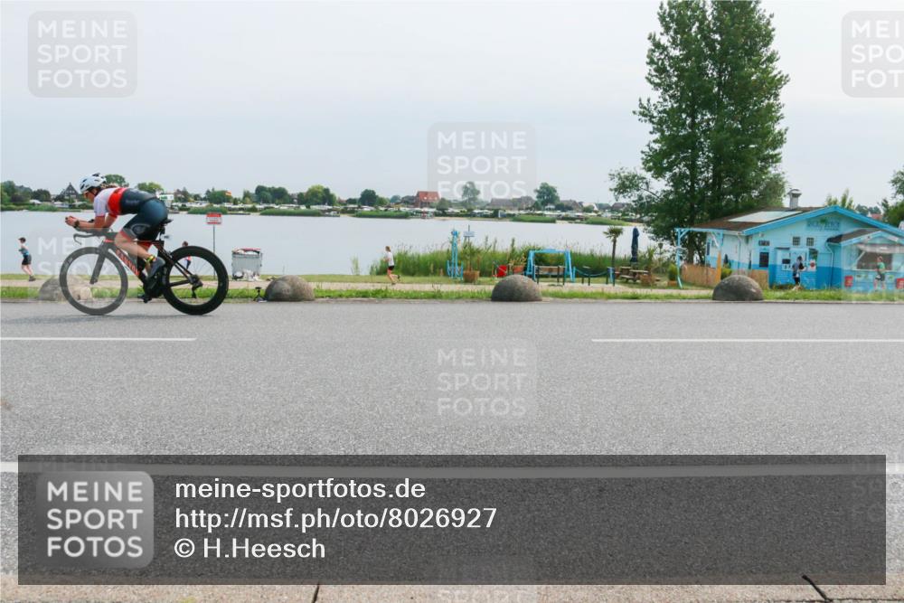 15.06.2025 - 27. Vierlanden-Triathlon H.Heesch http://msf.ph/oto/8026927 15.06.2025 11:19:52 Radfahren 982 meine-sportfotos.de