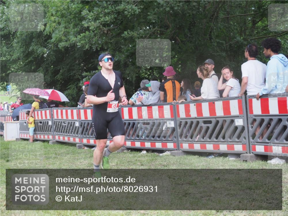21.06.2025 - 27. Vierlanden-Triathlon KatJ http://msf.ph/oto/8026931 15.06.2025 13:30:09 Ziel 68, 227, 663, 958, 970 meine-sportfotos.de