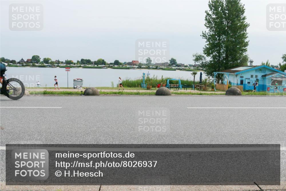 15.06.2025 - 27. Vierlanden-Triathlon H.Heesch http://msf.ph/oto/8026937 15.06.2025 11:19:52 Radfahren 982 meine-sportfotos.de