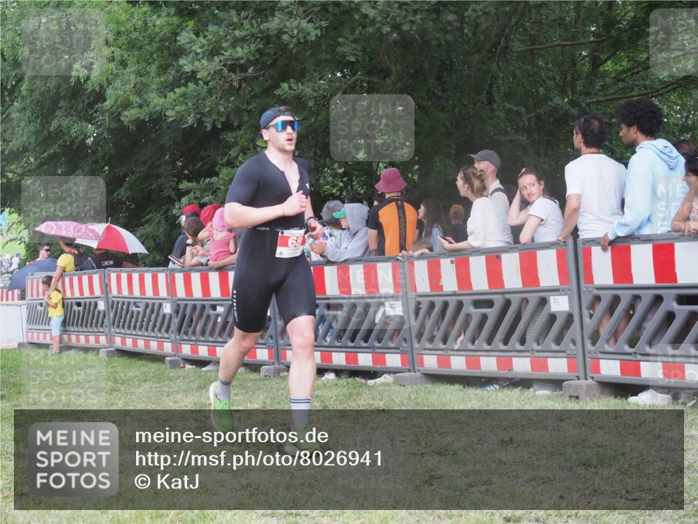21.06.2025 - 27. Vierlanden-Triathlon KatJ http://msf.ph/oto/8026941 15.06.2025 13:30:09 Ziel 68, 227, 663, 958, 970 meine-sportfotos.de