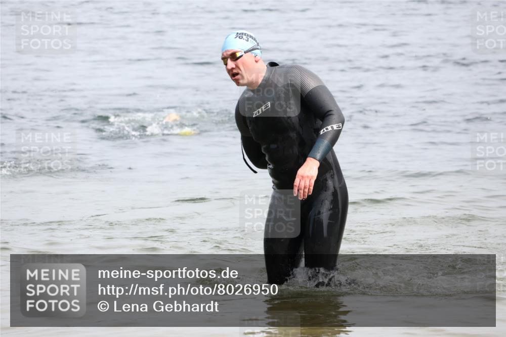 15.06.2025 - 27. Vierlanden-Triathlon Lena Gebhardt http://msf.ph/oto/8026950 15.06.2025 10:59:25 Schwimmen 668, 751 meine-sportfotos.de