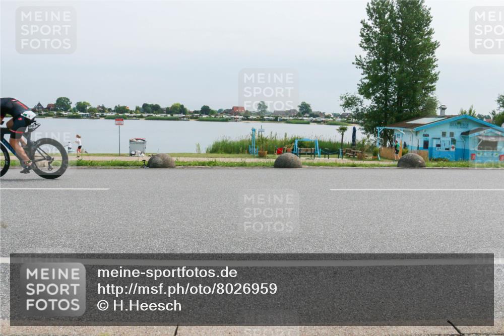 15.06.2025 - 27. Vierlanden-Triathlon H.Heesch http://msf.ph/oto/8026959 15.06.2025 11:19:56 Radfahren 251, 772, 982 meine-sportfotos.de