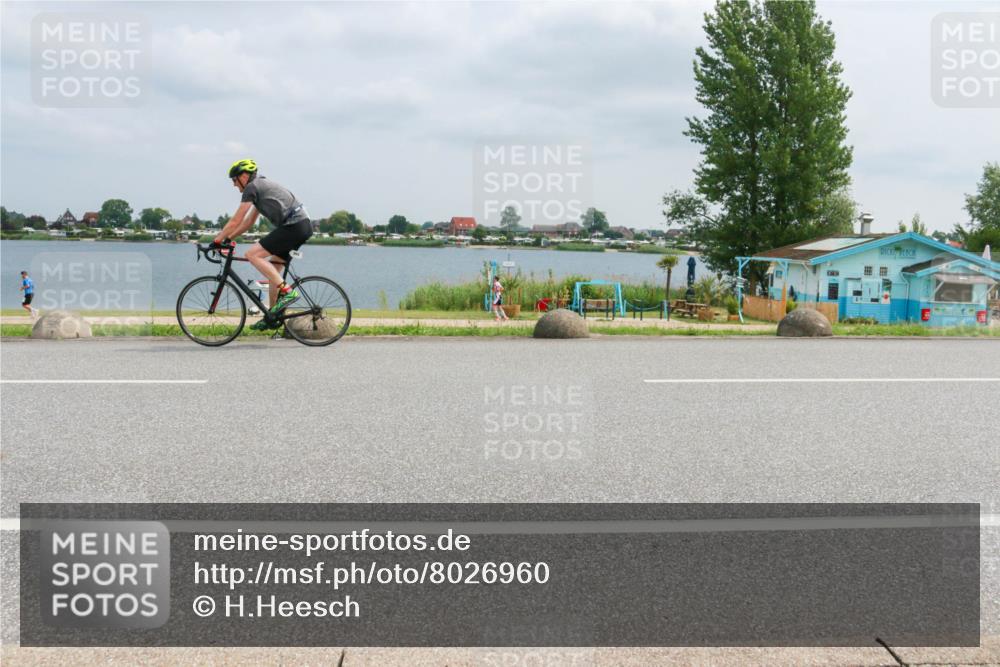 21.06.2025 - 27. Vierlanden-Triathlon H.Heesch http://msf.ph/oto/8026960 15.06.2025 12:17:08 Radfahren 641, 691, 923, 955 meine-sportfotos.de