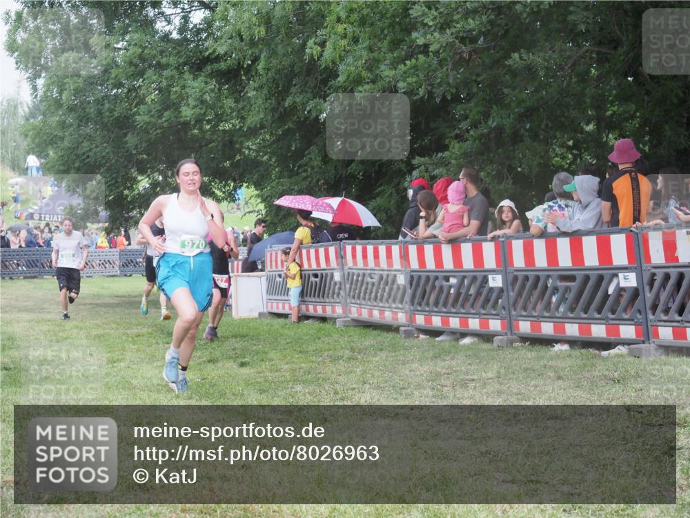 21.06.2025 - 27. Vierlanden-Triathlon KatJ http://msf.ph/oto/8026963 15.06.2025 13:30:11 Ziel 68, 227, 663, 891, 958, 970 meine-sportfotos.de