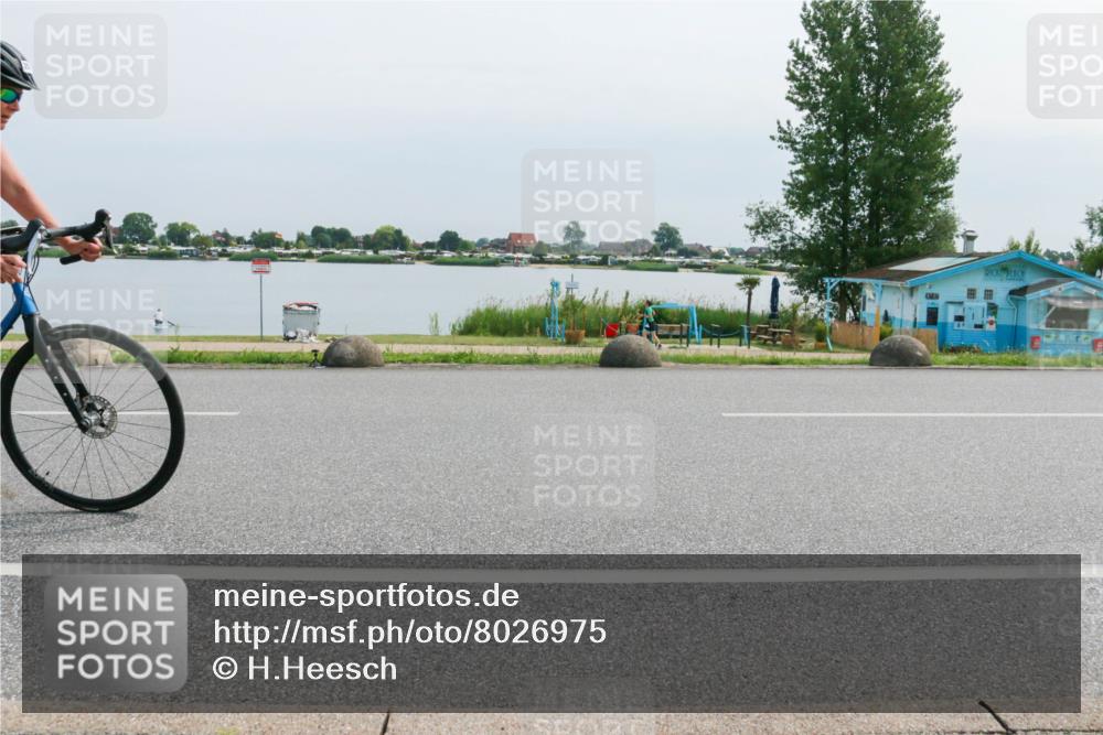 15.06.2025 - 27. Vierlanden-Triathlon H.Heesch http://msf.ph/oto/8026975 15.06.2025 11:19:59 Radfahren 251, 772, 982 meine-sportfotos.de