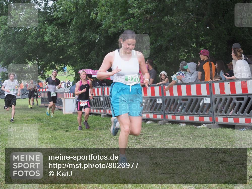 21.06.2025 - 27. Vierlanden-Triathlon KatJ http://msf.ph/oto/8026977 15.06.2025 13:30:12 Ziel 68, 227, 663, 785, 891, 958, 970 meine-sportfotos.de