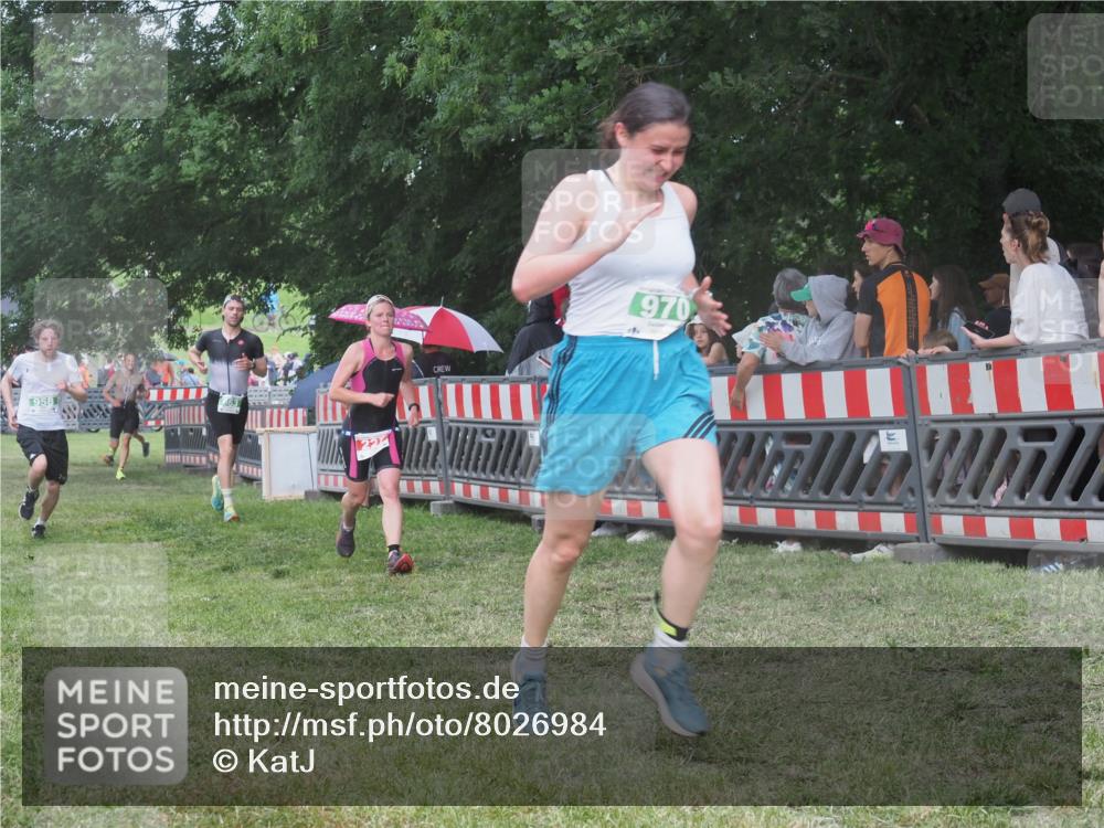 21.06.2025 - 27. Vierlanden-Triathlon KatJ http://msf.ph/oto/8026984 15.06.2025 13:30:12 Ziel 68, 227, 663, 785, 891, 958, 970 meine-sportfotos.de