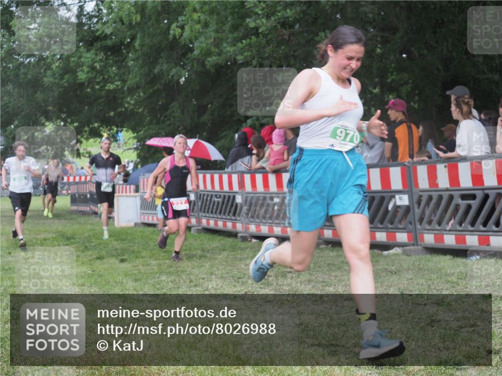 21.06.2025 - 27. Vierlanden-Triathlon KatJ http://msf.ph/oto/8026988 15.06.2025 13:30:12 Ziel 68, 227, 663, 785, 891, 958, 970 meine-sportfotos.de