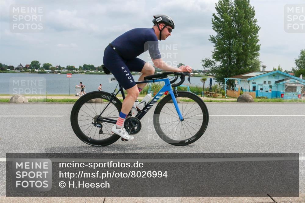 21.06.2025 - 27. Vierlanden-Triathlon H.Heesch http://msf.ph/oto/8026994 15.06.2025 12:17:20 Radfahren 696 meine-sportfotos.de