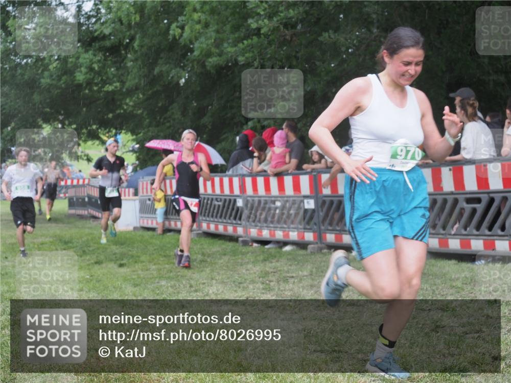 21.06.2025 - 27. Vierlanden-Triathlon KatJ http://msf.ph/oto/8026995 15.06.2025 13:30:12 Ziel 68, 227, 663, 785, 891, 958, 970 meine-sportfotos.de