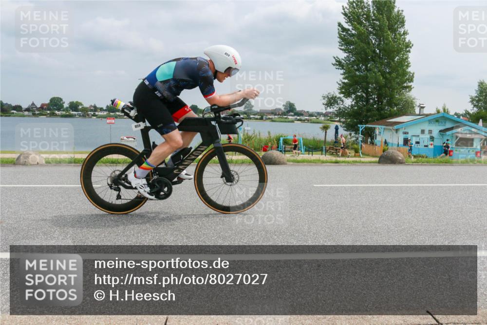 21.06.2025 - 27. Vierlanden-Triathlon H.Heesch http://msf.ph/oto/8027027 15.06.2025 12:17:37 Radfahren 723, 853, 859 meine-sportfotos.de