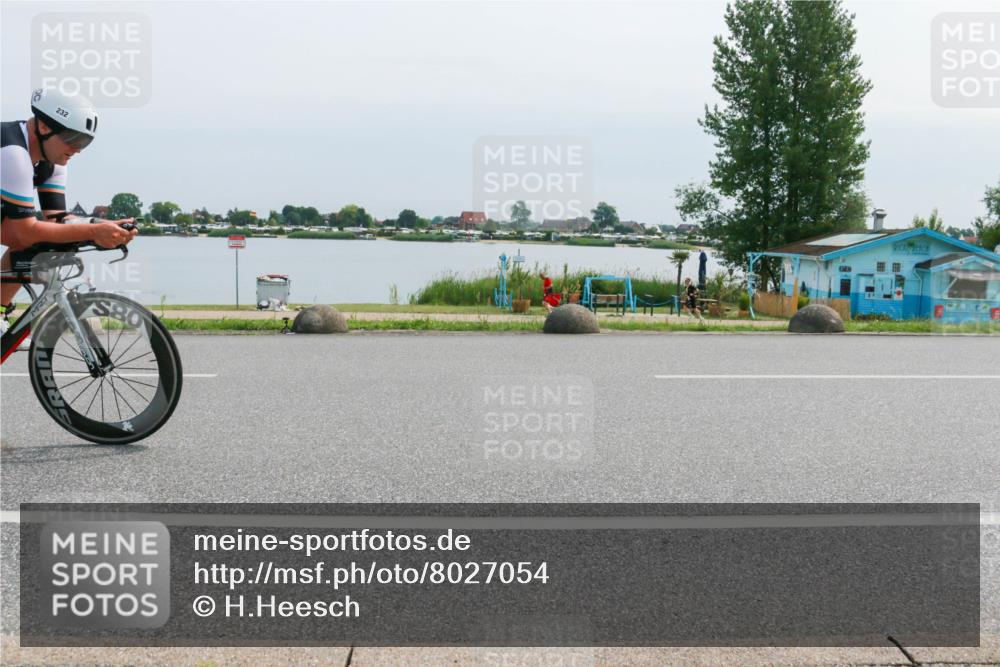 15.06.2025 - 27. Vierlanden-Triathlon H.Heesch http://msf.ph/oto/8027054 15.06.2025 11:20:08 Radfahren 3, 115, 232, 789, 811, 852, 968 meine-sportfotos.de