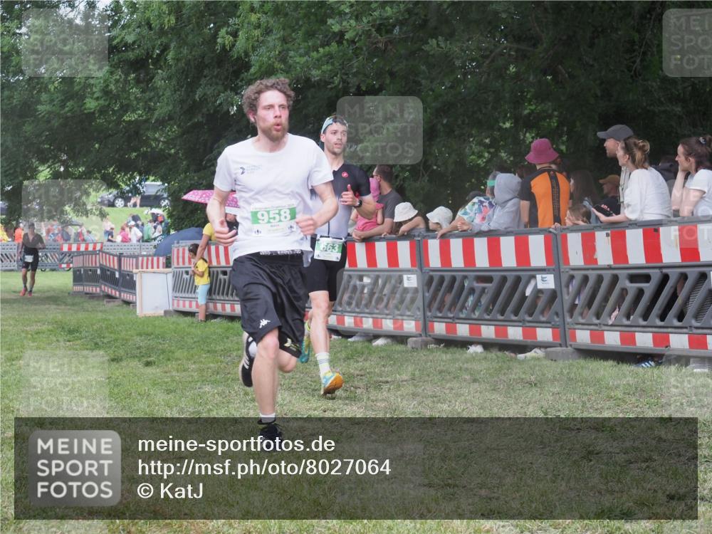 21.06.2025 - 27. Vierlanden-Triathlon KatJ http://msf.ph/oto/8027064 15.06.2025 13:30:14 Ziel 227, 663, 785, 891, 958 meine-sportfotos.de
