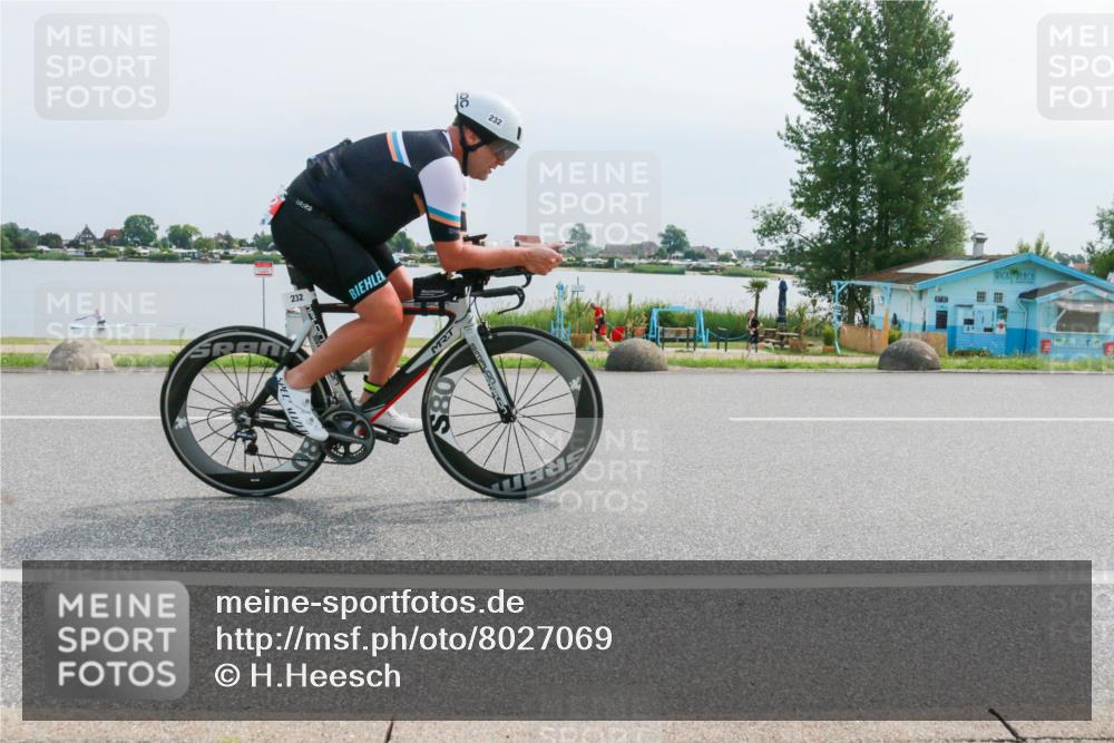 15.06.2025 - 27. Vierlanden-Triathlon H.Heesch http://msf.ph/oto/8027069 15.06.2025 11:20:08 Radfahren 3, 115, 232, 789, 811, 852, 968 meine-sportfotos.de