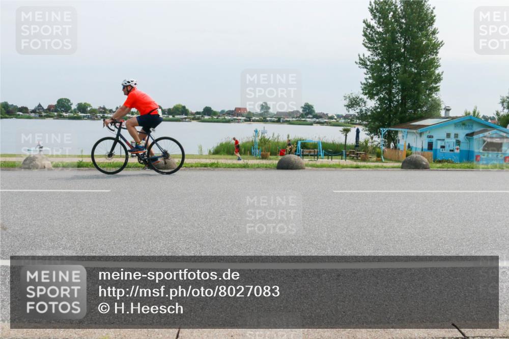 15.06.2025 - 27. Vierlanden-Triathlon H.Heesch http://msf.ph/oto/8027083 15.06.2025 11:20:09 Radfahren 3, 115, 232, 789, 852, 968 meine-sportfotos.de
