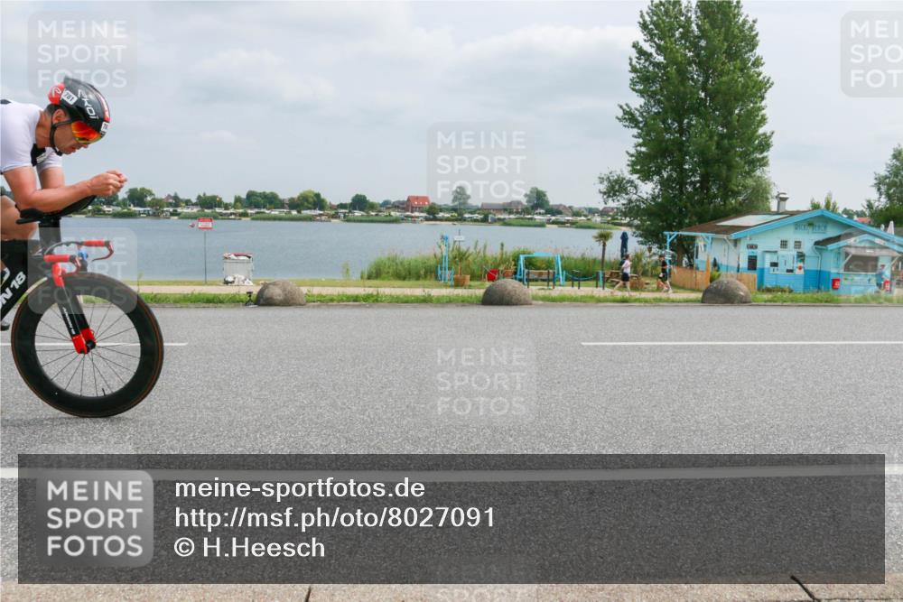 21.06.2025 - 27. Vierlanden-Triathlon H.Heesch http://msf.ph/oto/8027091 15.06.2025 12:18:39 Radfahren 781, 892 meine-sportfotos.de