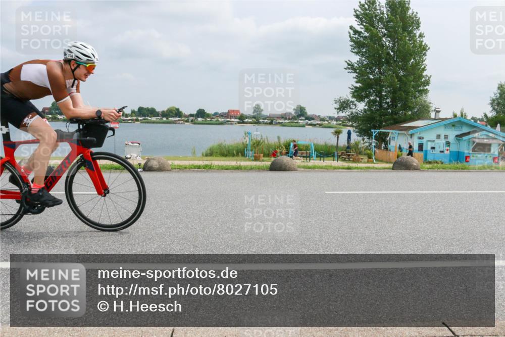 21.06.2025 - 27. Vierlanden-Triathlon H.Heesch http://msf.ph/oto/8027105 15.06.2025 12:18:51 Radfahren 708 meine-sportfotos.de