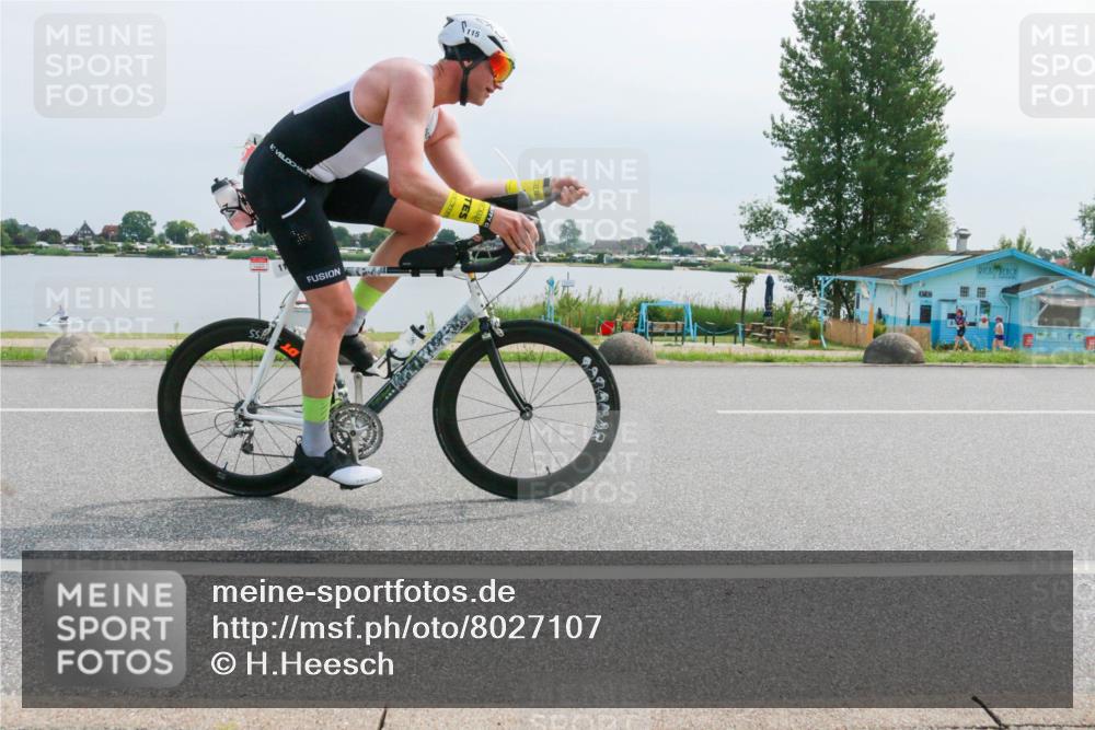15.06.2025 - 27. Vierlanden-Triathlon H.Heesch http://msf.ph/oto/8027107 15.06.2025 11:20:11 Radfahren 3, 115, 232, 789, 852, 968 meine-sportfotos.de
