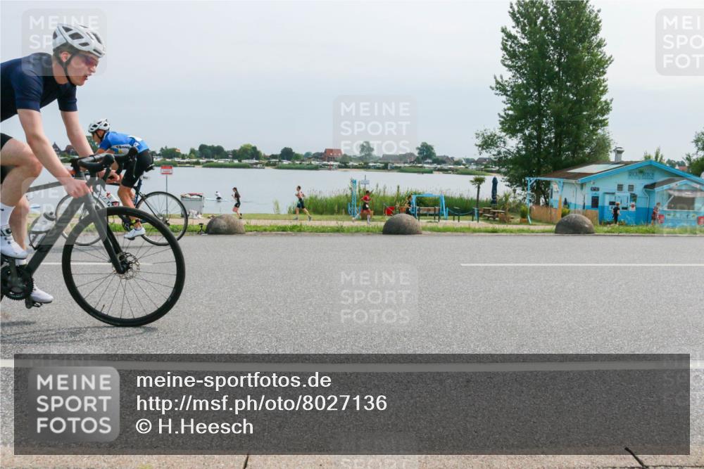15.06.2025 - 27. Vierlanden-Triathlon H.Heesch http://msf.ph/oto/8027136 15.06.2025 11:20:49 Radfahren 237, 952, 962 meine-sportfotos.de