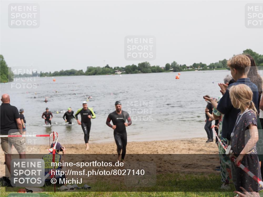 21.06.2025 - 27. Vierlanden-Triathlon MichiJ http://msf.ph/oto/8027140 15.06.2026 10:57:48 Schwimmen 686, 705, 738, 774 meine-sportfotos.de