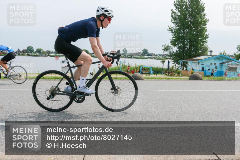 15.06.2025 - 27. Vierlanden-Triathlon H.Heesch http://msf.ph/oto/8027145 15.06.2025 11:20:49 Radfahren 237, 952, 962 meine-sportfotos.de