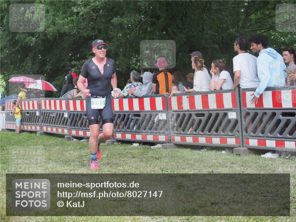 21.06.2025 - 27. Vierlanden-Triathlon KatJ http://msf.ph/oto/8027147 15.06.2025 13:30:22 Ziel 43, 783, 785, 891 meine-sportfotos.de