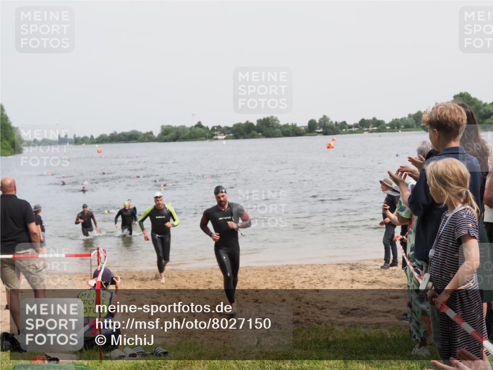 21.06.2025 - 27. Vierlanden-Triathlon MichiJ http://msf.ph/oto/8027150 15.06.2026 10:57:48 Schwimmen 686, 705, 738, 774 meine-sportfotos.de